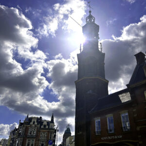 Munttoren, en el canal de Singel