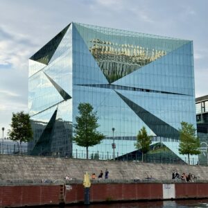 Cube Berlín, a orillas del Spree