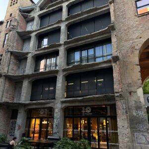 Museo de Fotografía, en edificio bombardeado y con marcas de metralla