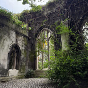 St. Dunstan-in-the-East, iglesia medieval, dañada por The Blitz y transformada en parque público