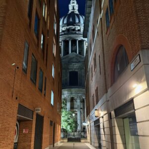 St. Paul's Cathedral desde Canon Alley